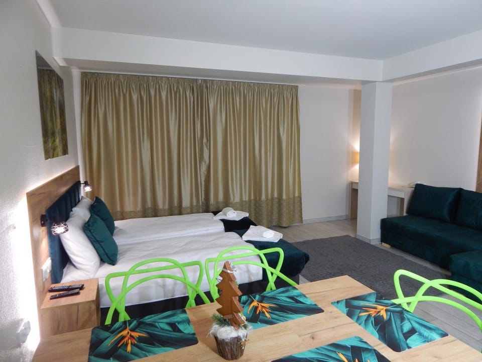 Bed, Photo of the whole room, towels