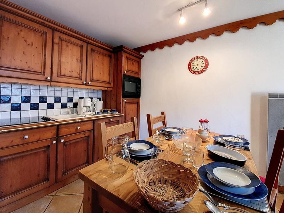 Appartement lumineux près des pistes, balcon, 6 personnes - FR-1-344-837 Apartment in Les Allues