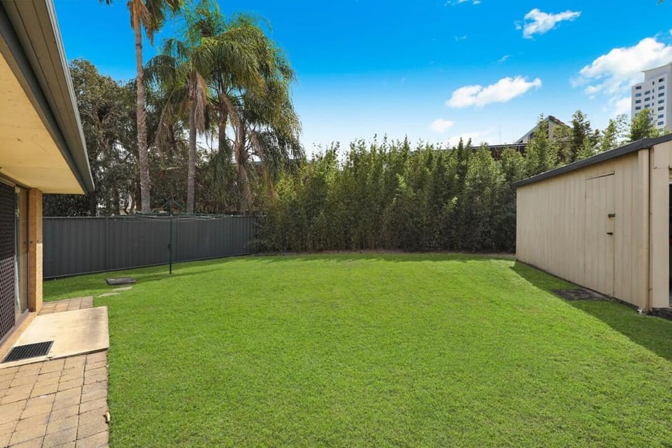 NAROO7- PRIME, CENTRE OF MOOLOOLABA LOCATION House in Sunshine Coast