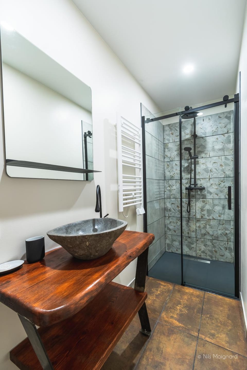 Shower, Bathroom, Decorative detail