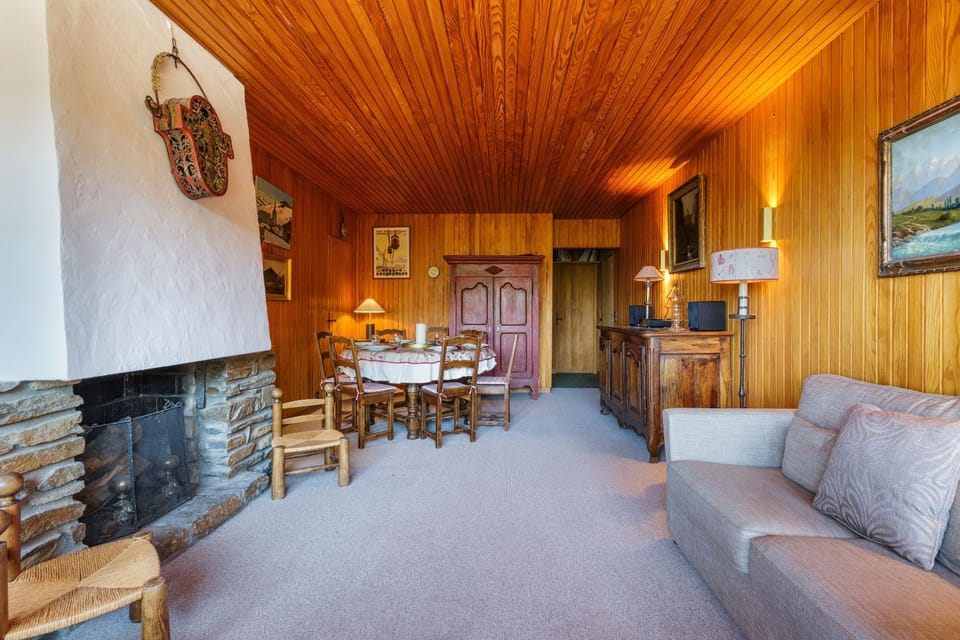 Living room, flat iron