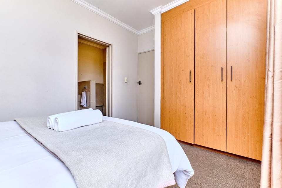 Westpoint Glammys Suites Apartment in Sandton
