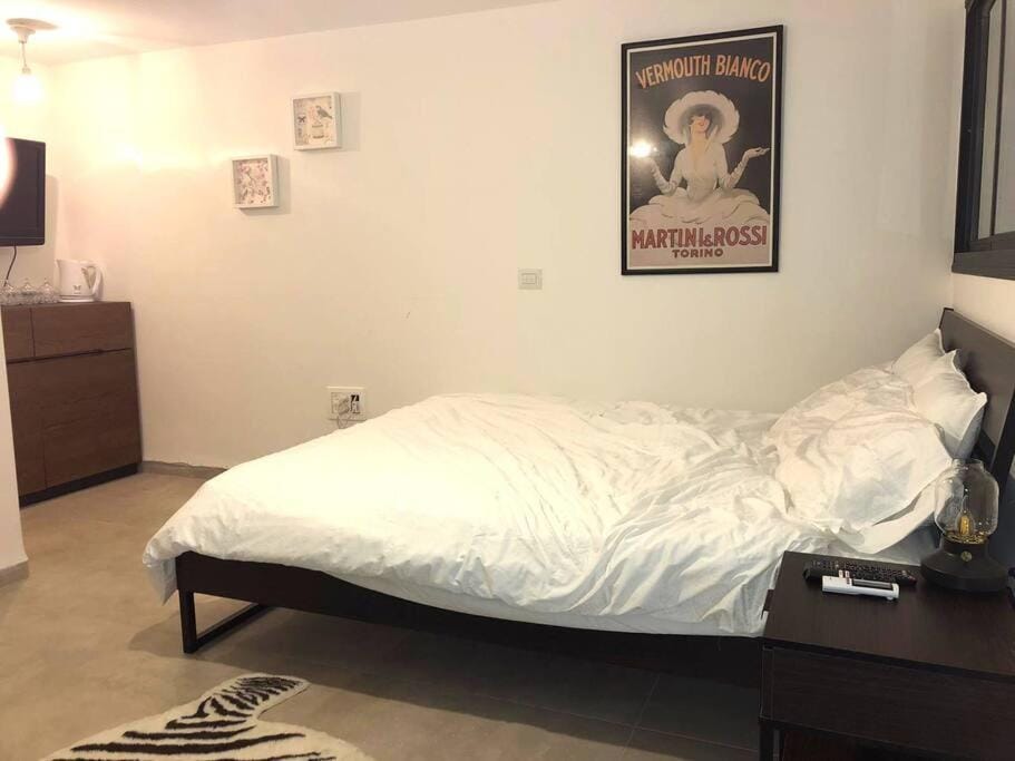 Bed, Photo of the whole room