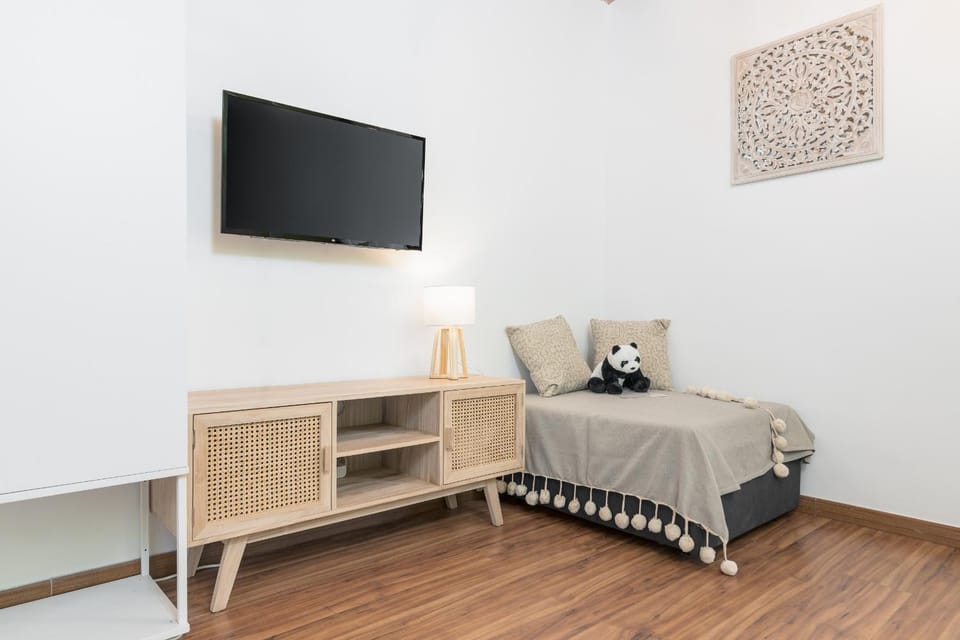 Communal lounge/ TV room, Living room