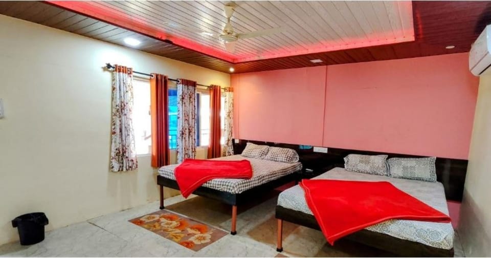 Bed, Living room, Bedroom