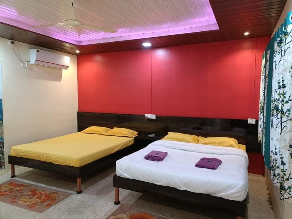 Bed, Photo of the whole room, Bedroom, air conditioner