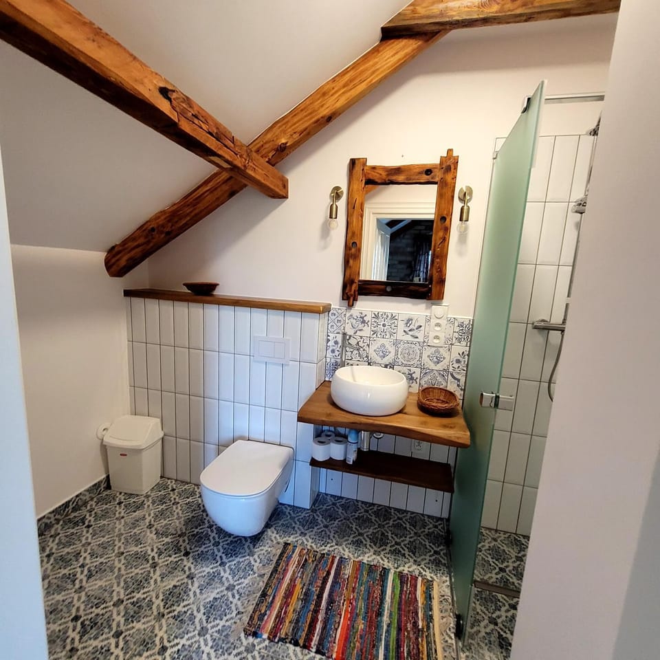 Toilet, Bathroom