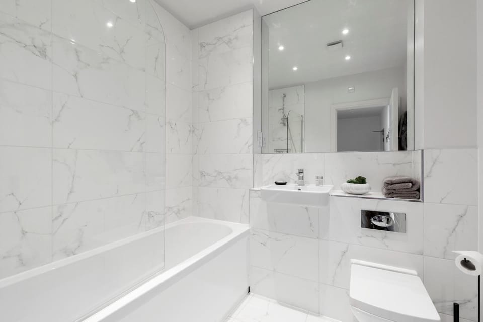 Bathroom, Bath