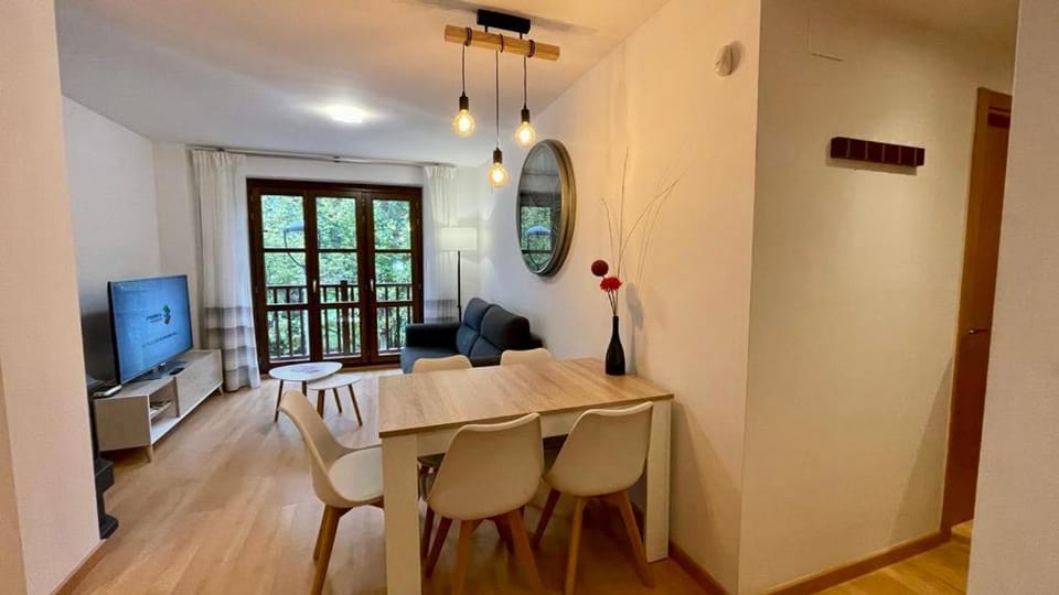 TV and multimedia, Living room, Dining area