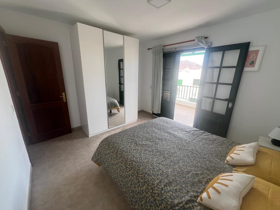 Bed, Photo of the whole room, Bedroom, wardrobe