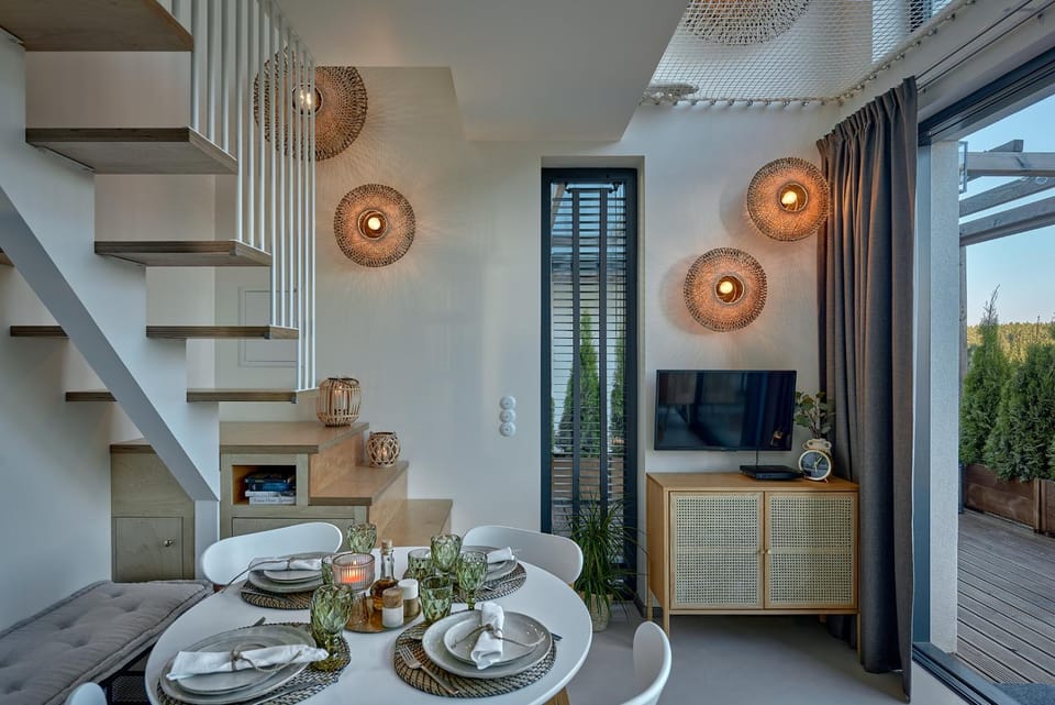 TV and multimedia, Dining area