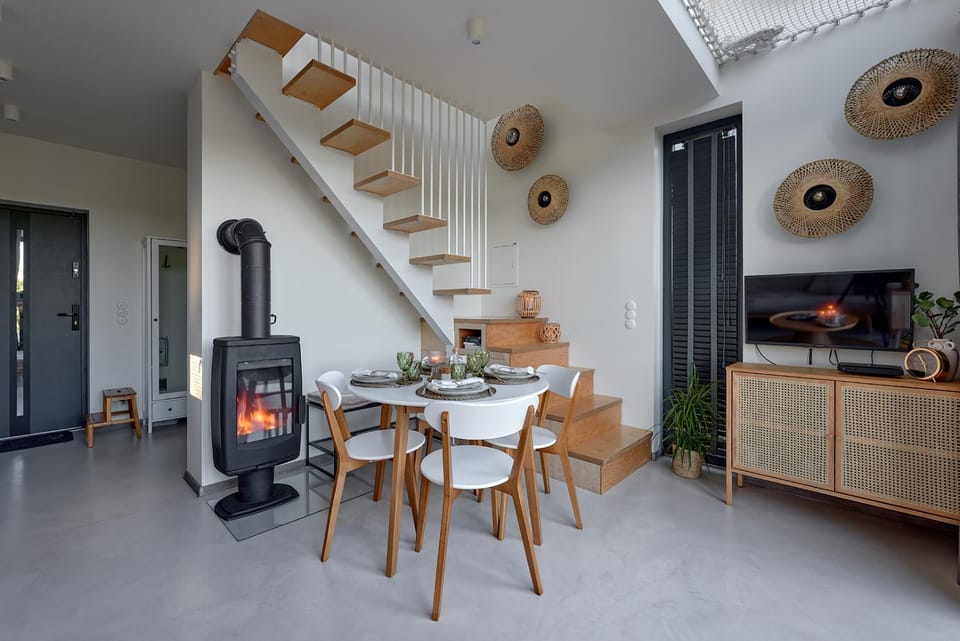 Dining area, flat iron