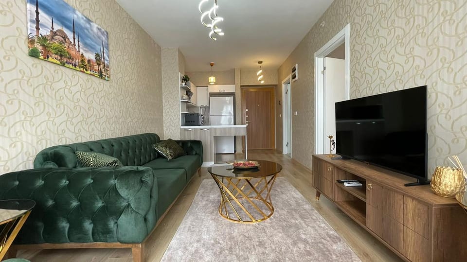 Communal lounge/ TV room, TV and multimedia, Kitchen or kitchenette, Living room, Seating area, Evening entertainment, oven