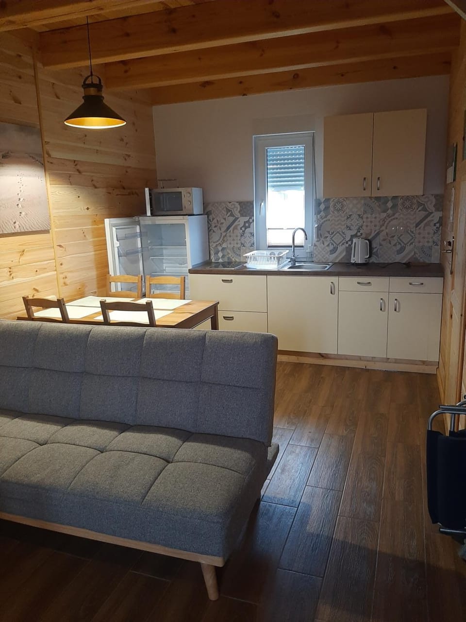 Kitchen or kitchenette, Living room, Seating area, Dining area