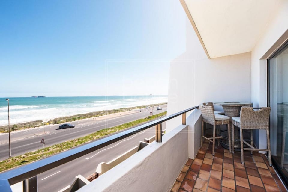 Patio, View (from property/room), Balcony/Terrace, Seating area, Sea view