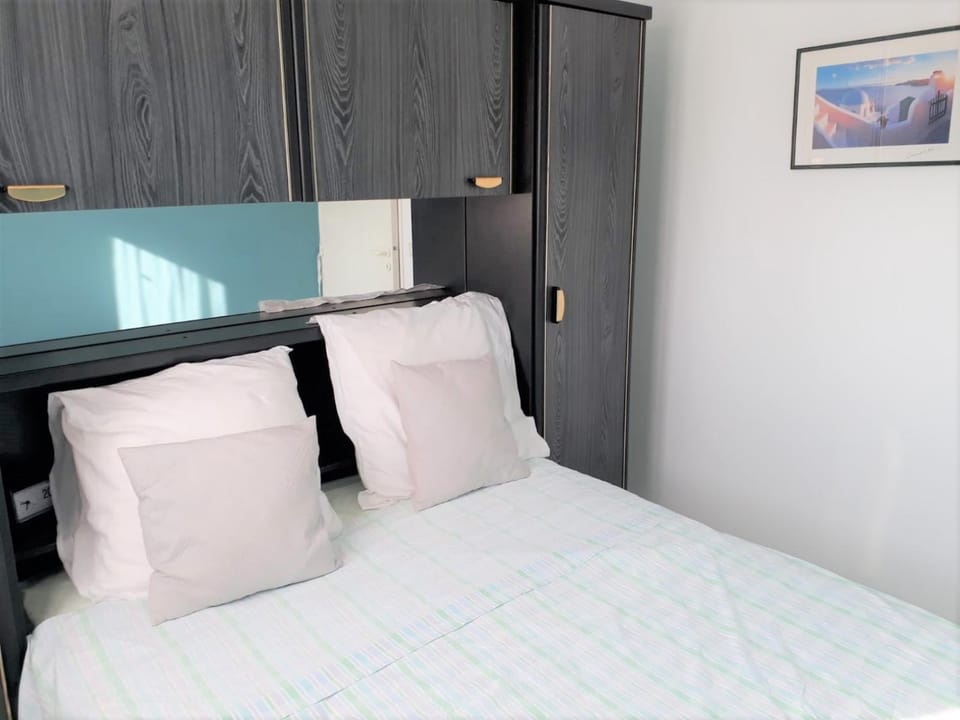 Appartement "La Détente" St Raphaël, au calme, vue piscine, climatisé Apartment in Saint-Raphael