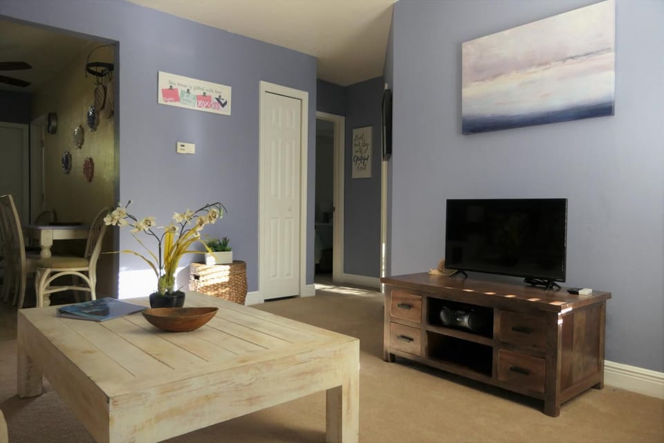 Communal lounge/ TV room, TV and multimedia, Living room