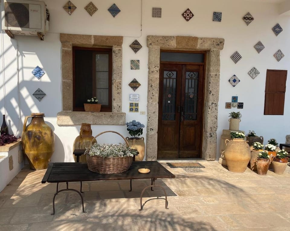 Da Mesciu Nzinu Bed and Breakfast in Apulia
