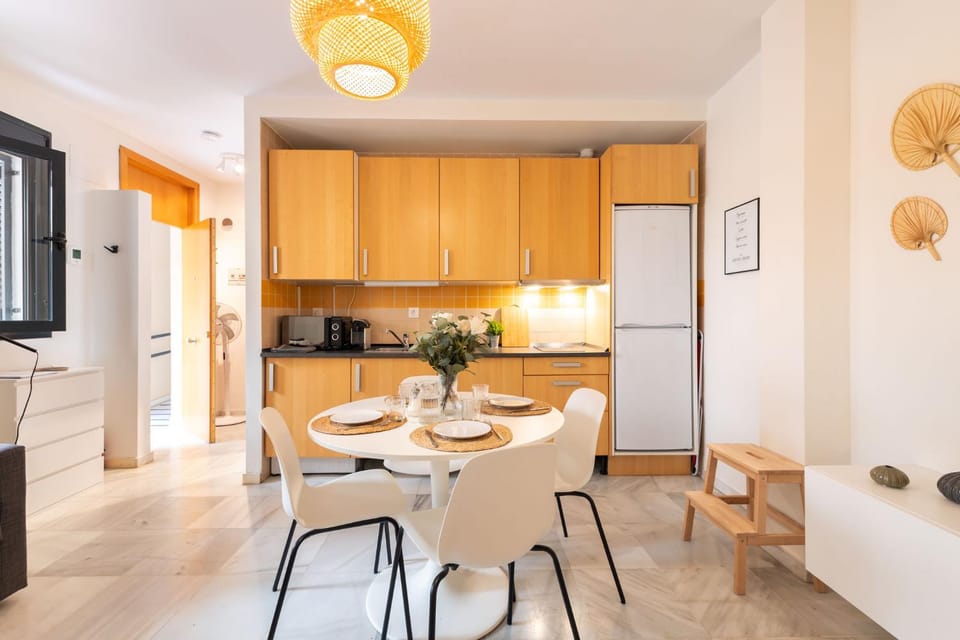 Coffee/tea facilities, Seating area, Dining area, minibar, kitchen