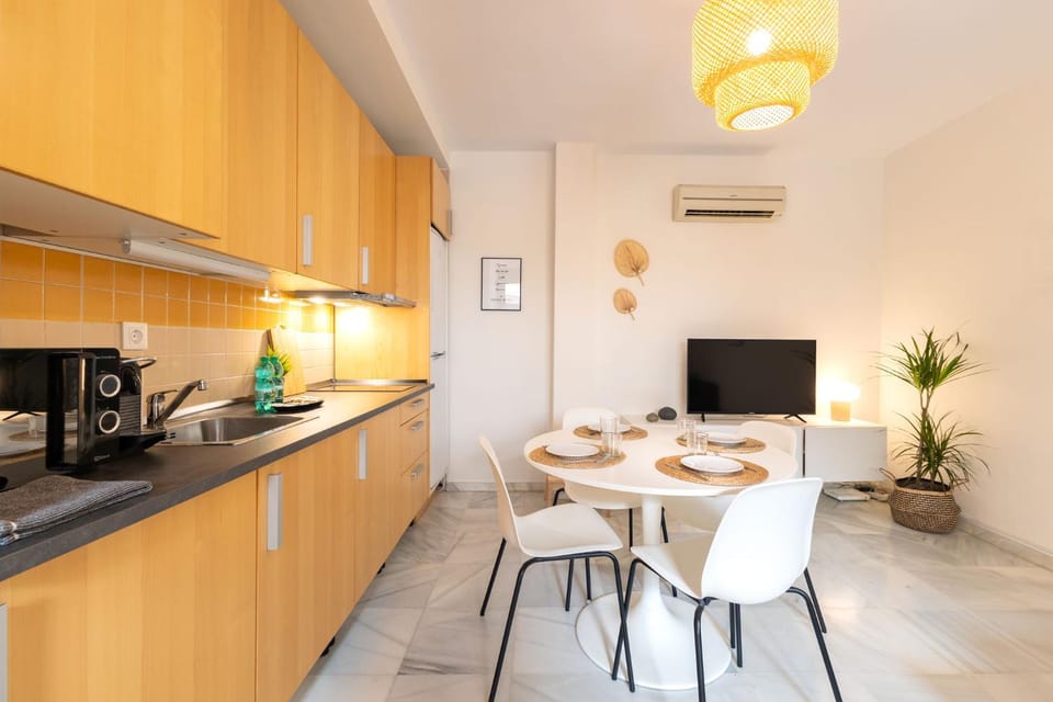 TV and multimedia, Coffee/tea facilities, Dining area, minibar, kitchen