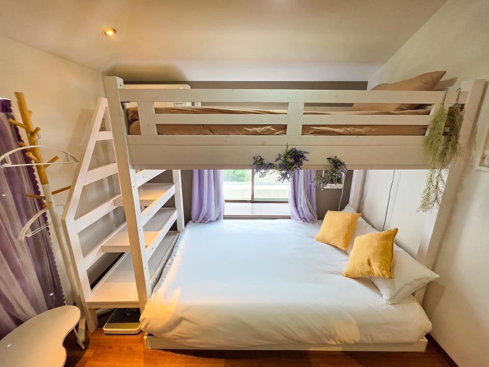 bunk bed