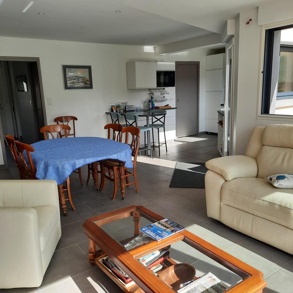 Dining area, Breakfast