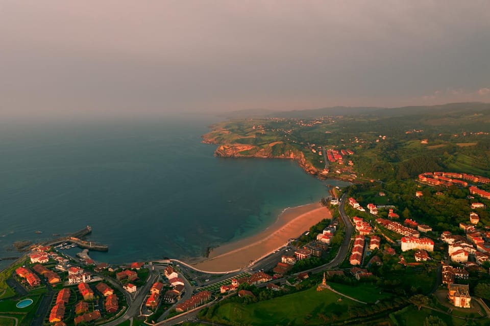 Bird's eye view, View (from property/room), Landmark view, Sea view, Area and facilities, Entertainment