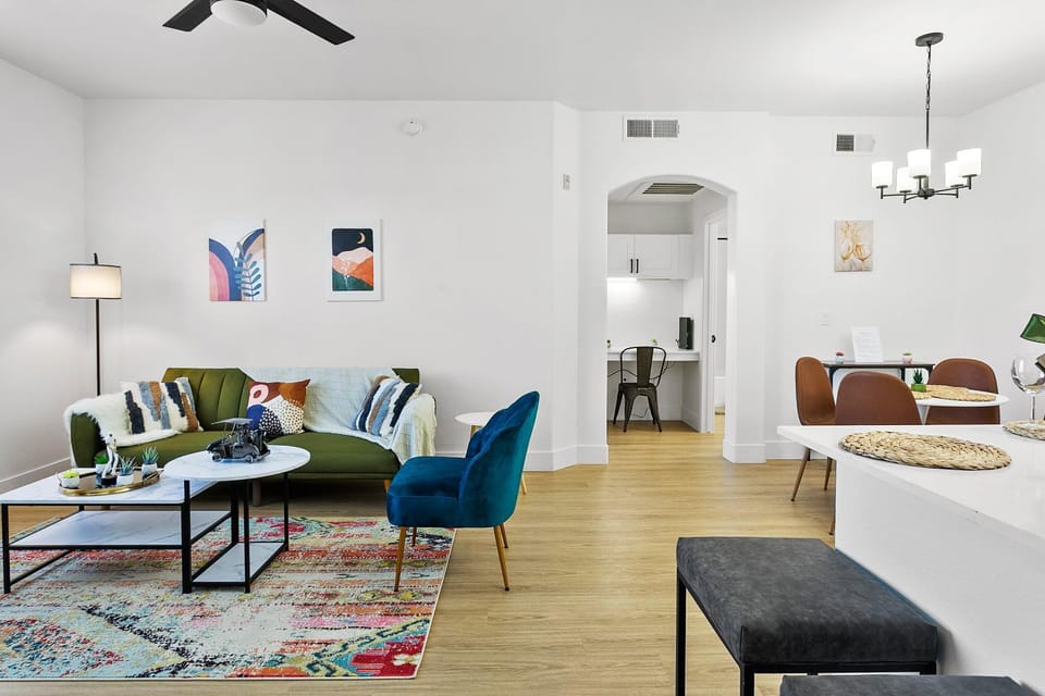 CozySuites Glendale by the stadium with pool 01 Apartment in Glendale