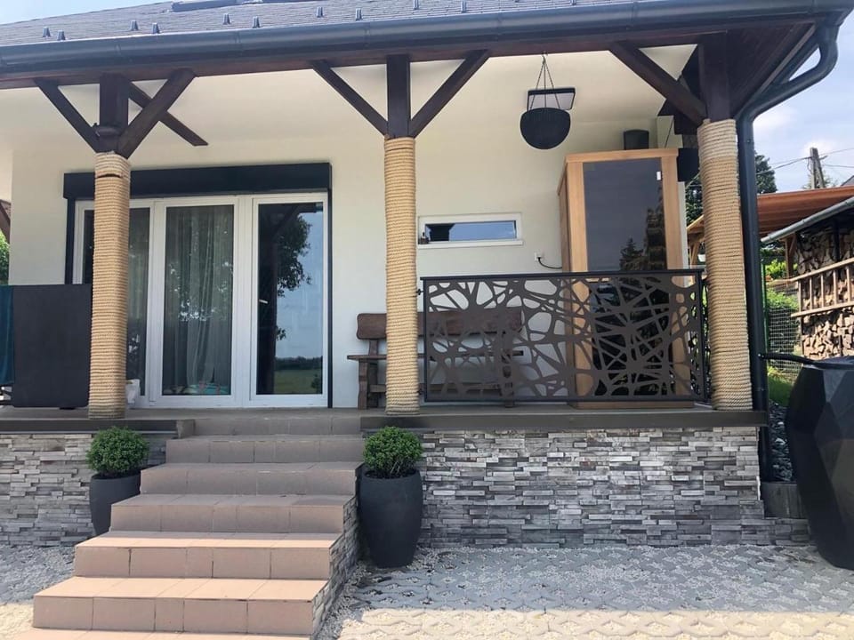 Property building, Day