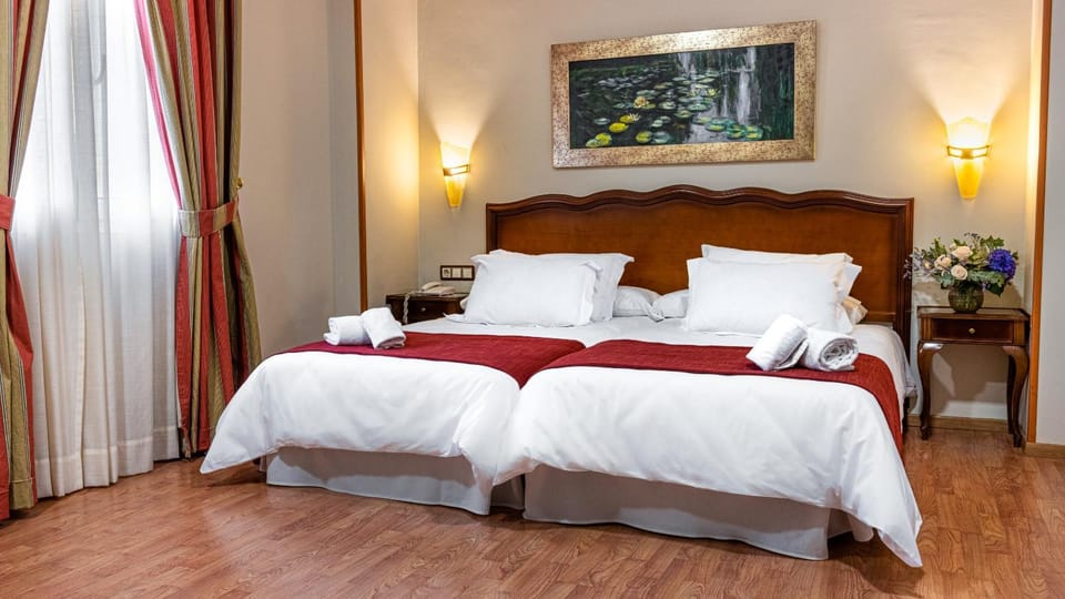 Bed, Decorative detail, Decorative detail, Bedroom, Landmark view, Street view, Quiet street view