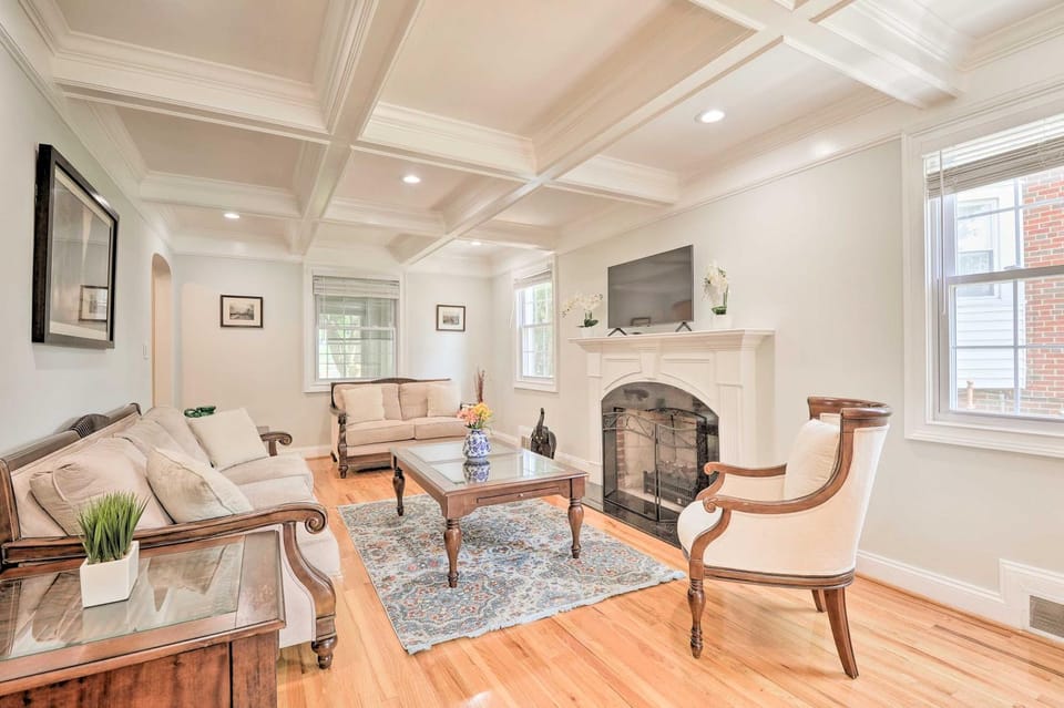 6 Mi to Capitol Hill: Spacious Family Home in DC House in District of Columbia