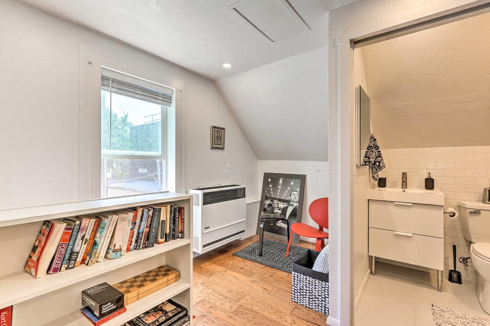 2 Mi to Downtown Denver: Chic Apartment! Apartment in Denver