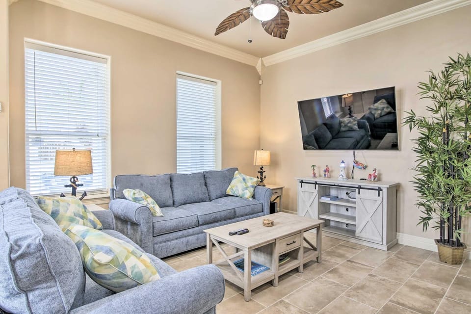 South Padre Island Condo - 200 Ft to Beach! House in South Padre Island