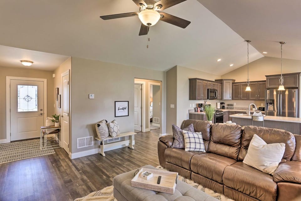 Rapid City, Final Rally Weekend Base w/ Patio House in Rapid City