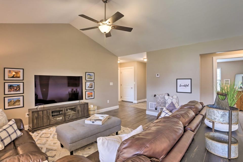 Rapid City, Final Rally Weekend Base w/ Patio House in Rapid City
