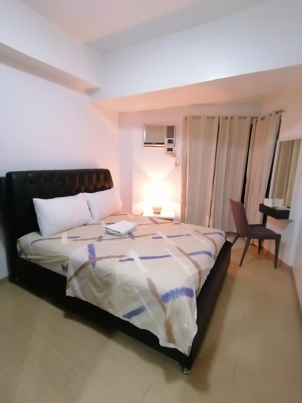 Roxas Blvd Stunning Studio Condo Near US Embassy Apartment in Manila City