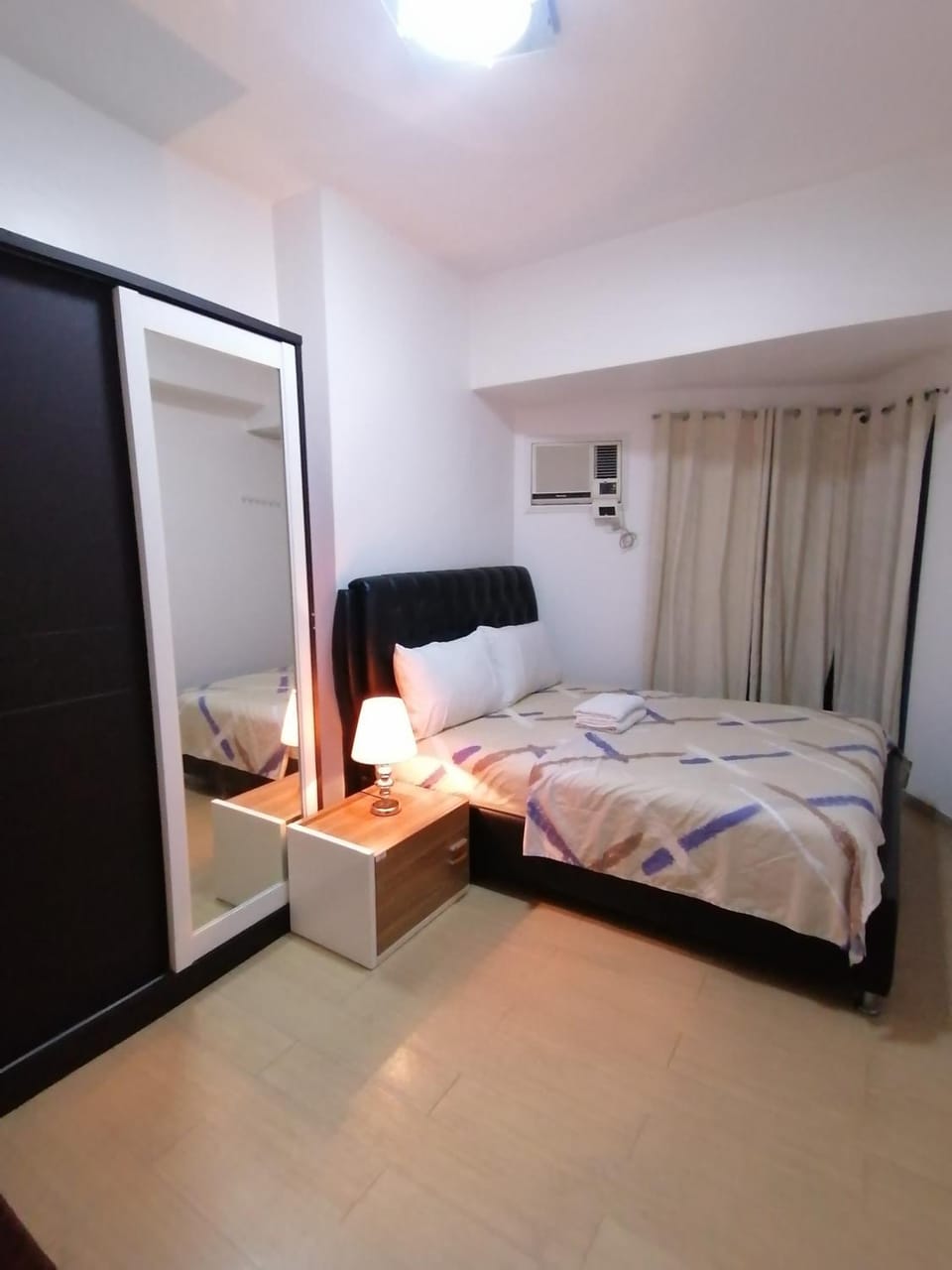 Roxas Blvd Stunning Studio Condo Near US Embassy Apartment in Manila City