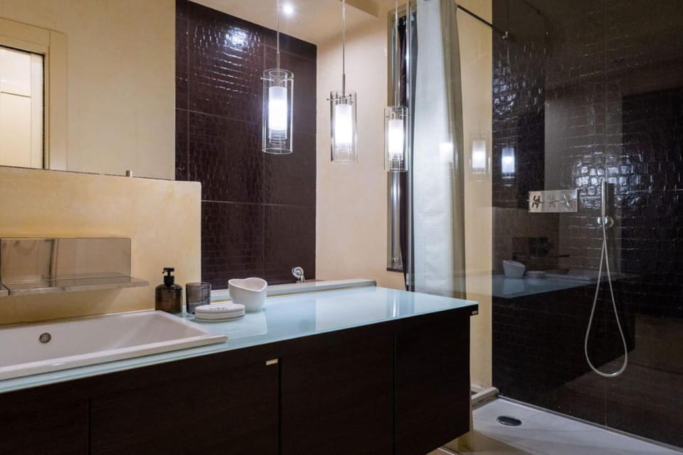 Shower, Bathroom, Bath, towels