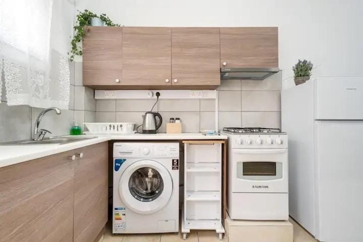 Cozy and Traditional - EC Studios Apartment in Larnaca