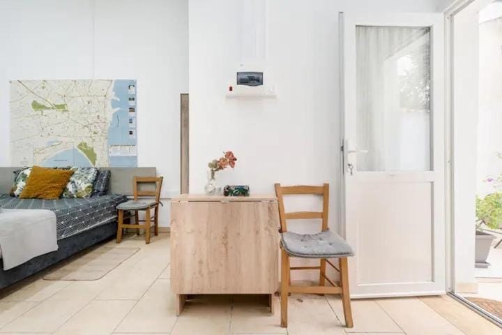 Cozy and Traditional - EC Studios Apartment in Larnaca