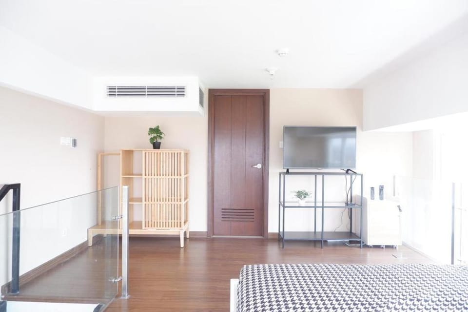 Bed, Bedroom, wardrobe, air conditioner