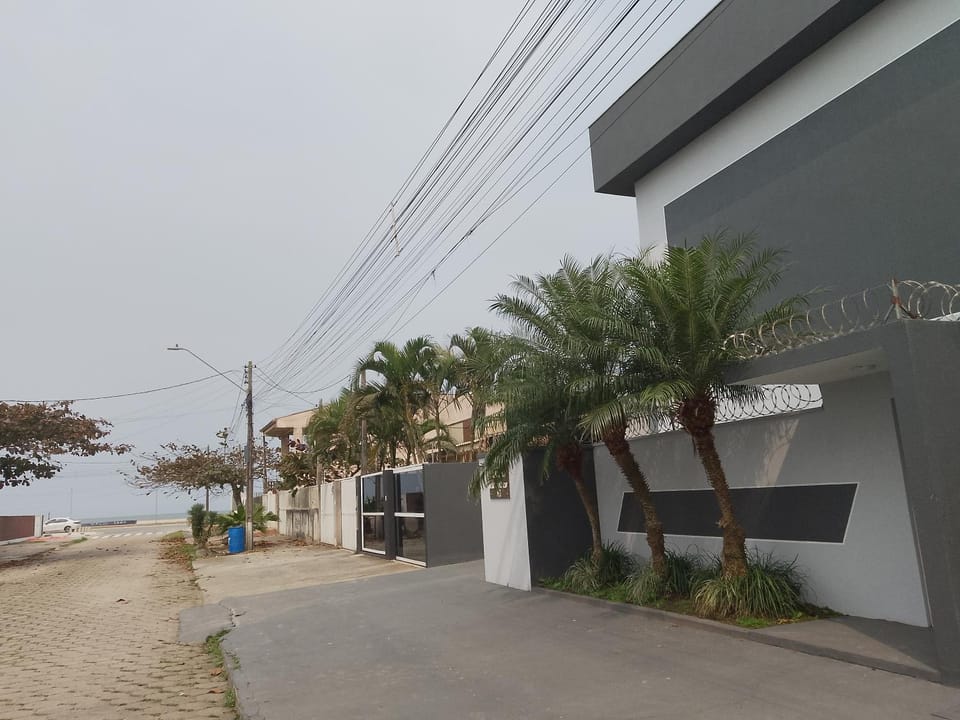 Apto Aconchegante a 30 mts do Mar e Pertinho do Centro Apartment in State of Paraná