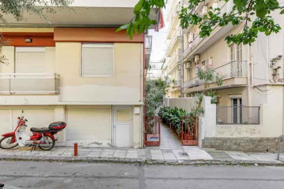 Property building, Street view