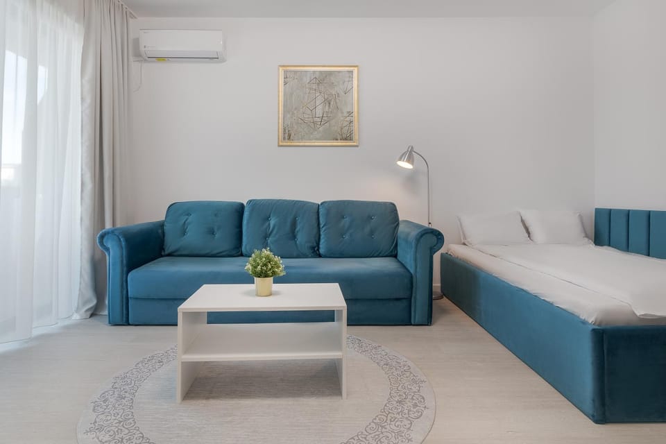 Bed, Living room, Photo of the whole room, Bedroom, air conditioner
