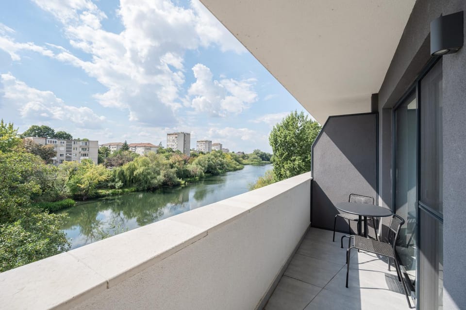 Balcony/Terrace, River view