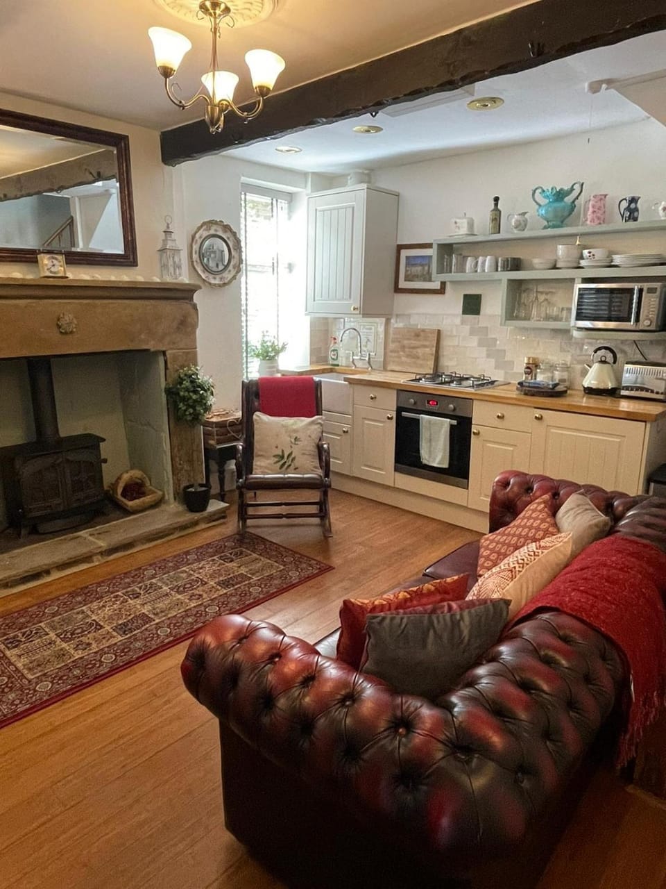 The Little Hideaway - Historic Gem off Haworth Main Street -Log Fire House in England