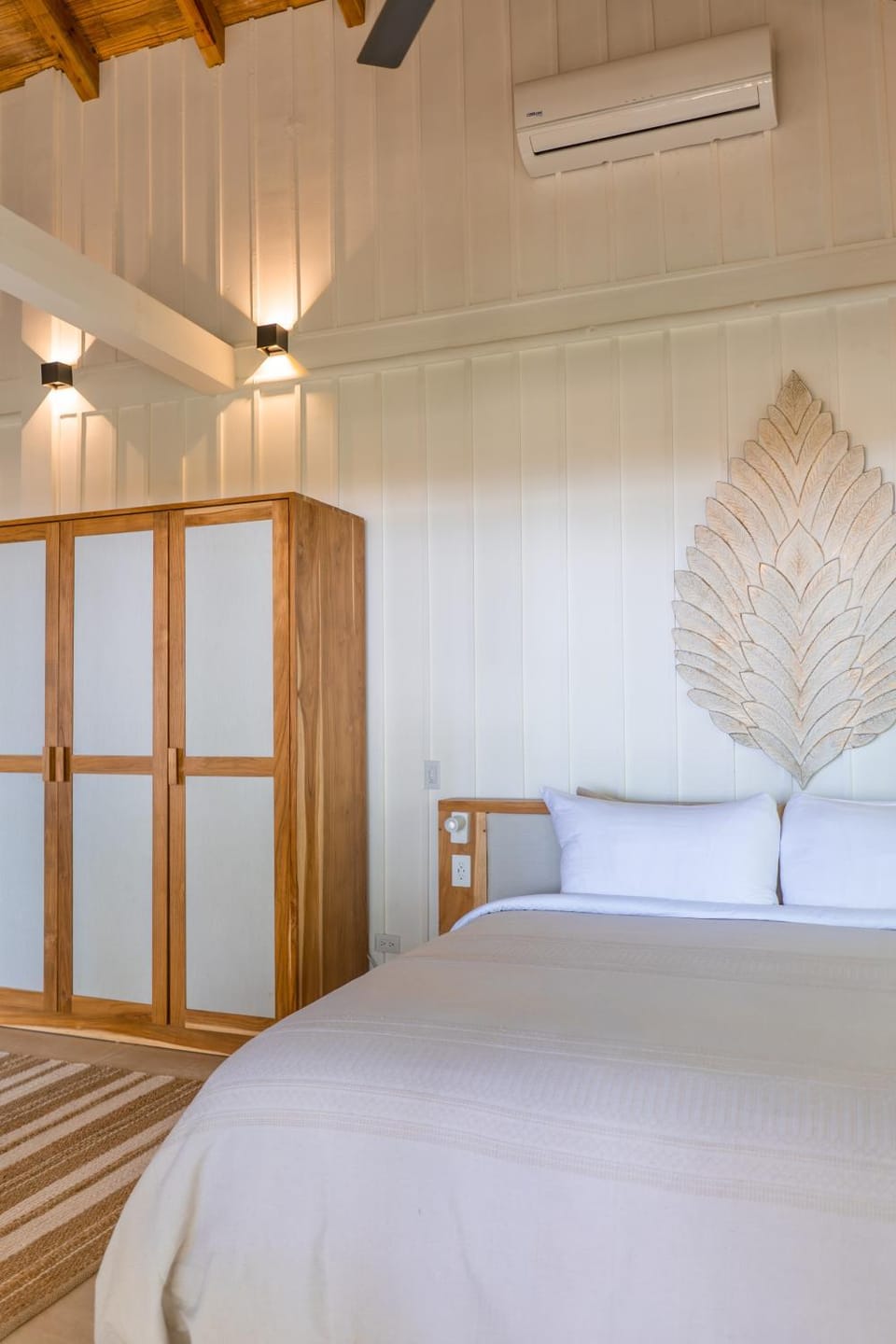 Bed, Bedroom, wardrobe, air conditioner
