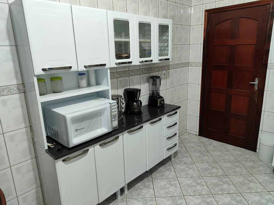 Sobrado 4 dorm Cond. Fechado Praia da Mococa Caraguatatuba House in Caraguatatuba
