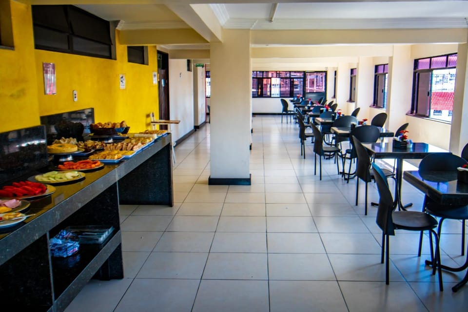 Restaurant/places to eat, Buffet breakfast