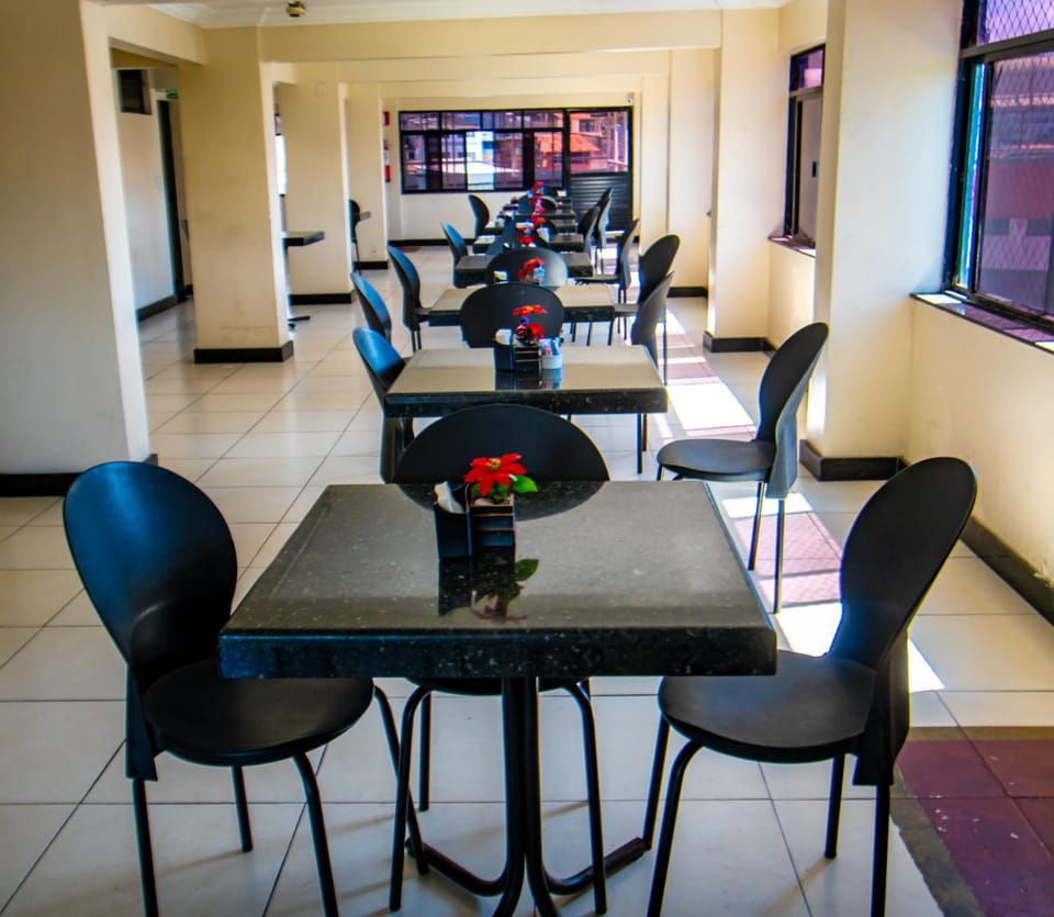 Restaurant/places to eat, Dining area